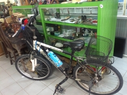 Schwinn frontier bicycle with acc.