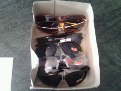 6 Pairs of sunglasses