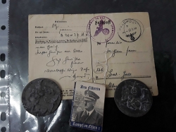 2 original german nazi party 1939 badges postcard and small book with nice pictures