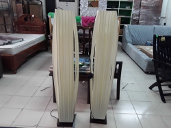 2 lamps