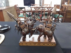 A pair wooden elephents