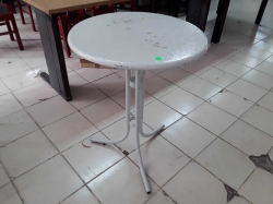 Round white table