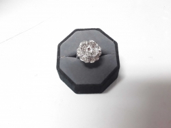 A beautiful silver plate diamantes ring