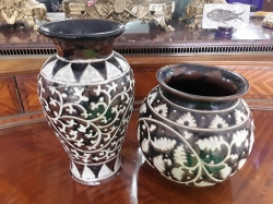 2x brown ceramic vase
