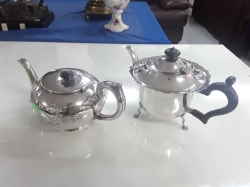 2x silver plated tea pots