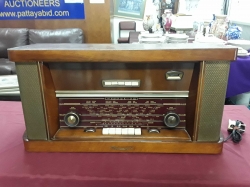 Antique radio and working