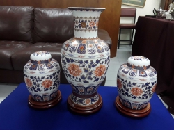 Beautiful set of 1x large vase and 2x bowls with lids
