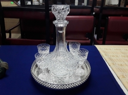Crystal decanter with 6x glasses on silver plated tray