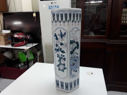 Porcelain Chinese umbrela stand
