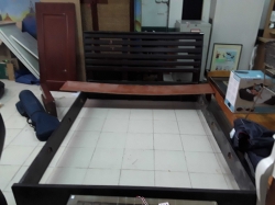 Queen Bed size 5ft.