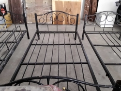 3.5ft steel bed some damage