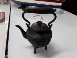 Rare Chinese bronze gilt handwork carved Chinese teapot with a old mark