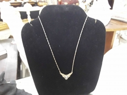 10k gold necklace with crosh 2g