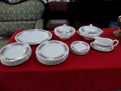 Good quality 23 pcs. Full shelly dinner set