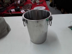 Ice bucket