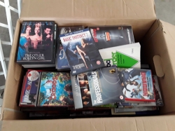 Box of mics DVD/VHS