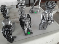 3 pcs statues decorations