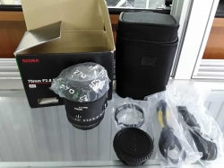 Sigma 70 mm. F2.8 EX DG Macro camera lens