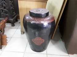 Large vase with lid