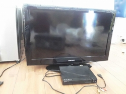 TV 32 inch and DVD player with remote