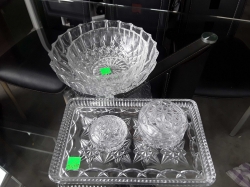 A ladies cut glass vanity dressing table set