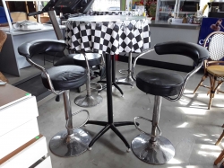 Bar table with 2x stools