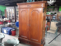 Wooden wardrobe with 1 key