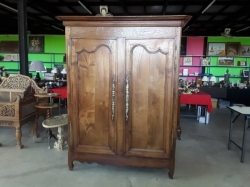 Large Oak cupboard with 1 key size 138x190x56 cm.