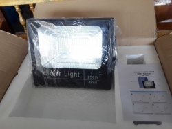 Motion Sensor Solar Flood light (250 watt)