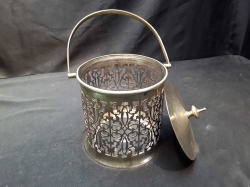 James deakin silver plated biscuit barrel with glass liner