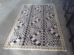 Small rug size 120x180 cm.
