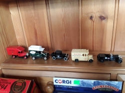 Collection of 5x vintage cars