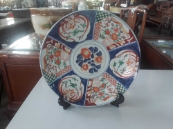 An old Imari 12 inces plate and stand