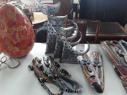 2 mask and 3 geckos wall hangings and abstrack cat set