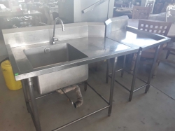 Stainless steel table sink