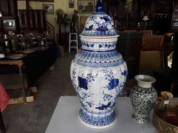 A lovely 63cm Antique Chinese Blue & White Lidded vase Kiln Damage to base & Stamp