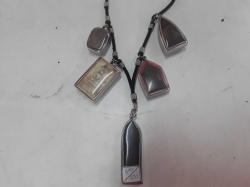5x Amulets