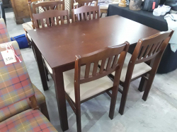 Dining table with 4 Chairs