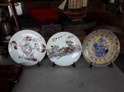 China 3 plates with stand