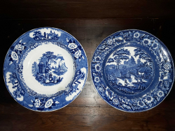 2x Antique plates