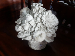 Porcelain ceramic painting basket of fruits (Some damage )