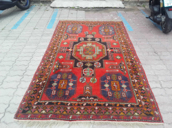 Carpet some damage 153x257
