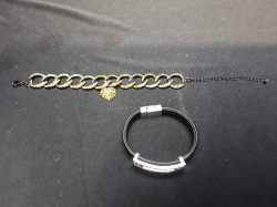 2 bracelets with luminous stones