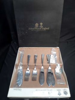 Arturo pierce silver plated fish knifes and forks