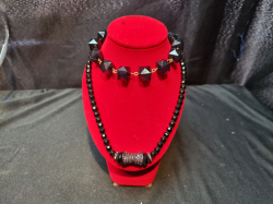 Bavarian necklace with watching bracelet (Stand not included )