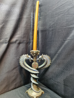 Candle holder of dragons