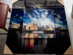 A very nice brand new 60x60cm glass on glass city picture
