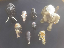 8 pcs of Elephants ornaments 