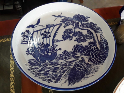 B/W Serving plate