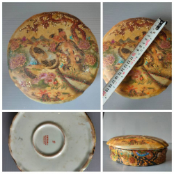 An antique hand painted porcelain box Royal satsuma round shape (7.25